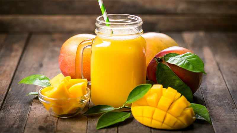 Creamy Mango Moss Smoothie